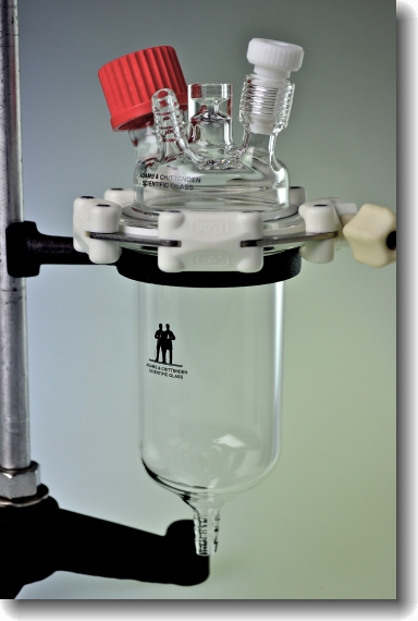 Small custom glass reactor